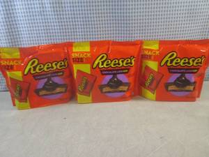 lot 301 image: (B-1) 3 Bags of Snack Size Reeses C...