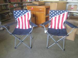 lot 86 image: (F-3) 2 Patriotic USA Portable Fold...