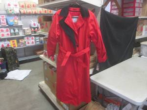 lot 96 image: (BR1) Vintage London Fog Maincoats ...