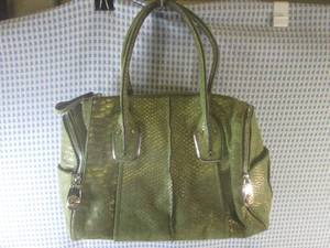 lot 98 image: (H-2) B. Makowsky Leather Handbag P...
