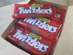 lot 332 image: (C-2) 15 King Size Packages of Stra...