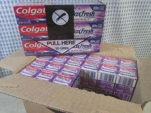 lot 118 image: (BSB) 24 Travel Size Colgate Max Fr...