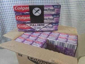 lot 119 image: (BSB) 24 Travel Size Colgate Max Fr...