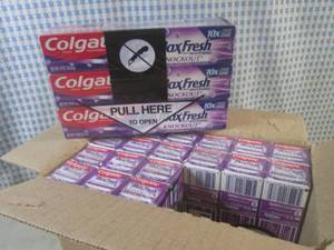 lot 120 image: (BSB) 24 Travel Size Colgate Max Fr...