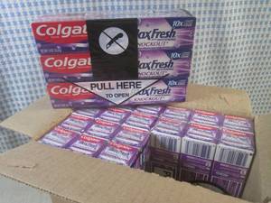 lot 121 image: (BSB) 24 Travel Size Colgate Max Fr...
