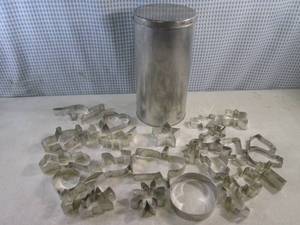 lot 191 image: (G-1) Assorted Vintage Metal Cookie...