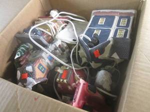lot 192 image: (EC1) Box of Lightup Buildings Etc...