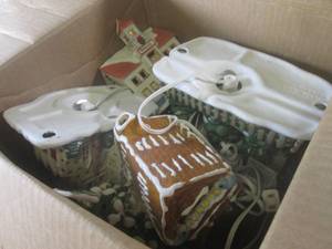 lot 193 image: (EC1) Box of Lightup Buildings Etc...