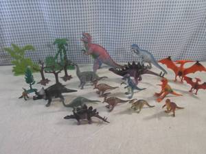 lot 197 image: (EC1) Assorted Dinosaur Figures...