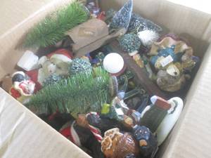lot 201 image: (F-3) Box Full of Assorted Small Ch...