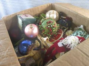 lot 207 image: (BSB) Box Full of Assorted Christma...