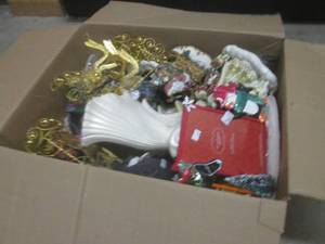 lot 211 image: (BR1) Large Box Full of Assorted Ch...