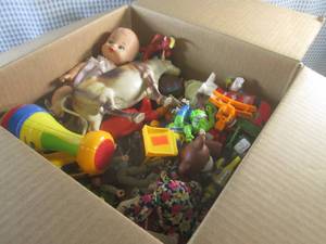 lot 223 image: (BR1) Box Full of Small Toy Figures...