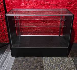 Glass Display Case 48x18x38