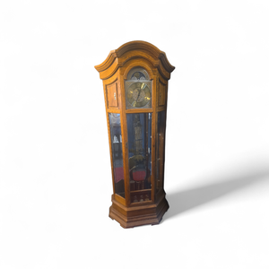 Howard Miller Grandfather Clock �