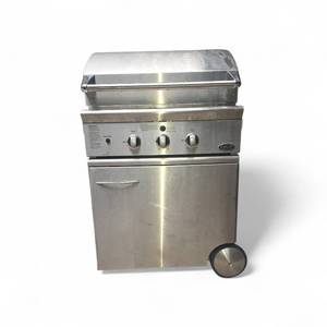 DCS 30-inch Series 7 Freestanding Gas Grill featuring a stainless steel cart.