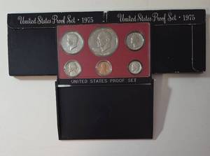 lot 10 image: 2 - 1975 US Proof Sets