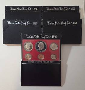 lot 11 image: 5 - 1976 US Proof Sets