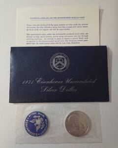 lot 14 image: 1971 Eisenhower Ike Dollar - Blue Label - 40% Silver