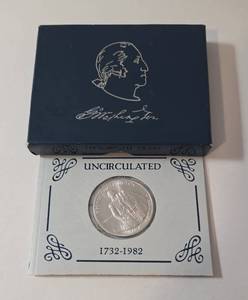 lot 26 image: 1732-1982 George Washington Silver Commemorative Half Dollar Coin. Recognition of George Washington 250th Anniversary of his birth. - COA