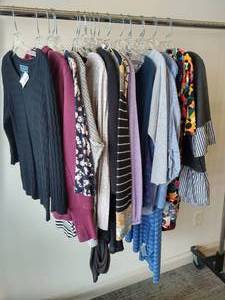 (23) Ladies Size S Tops