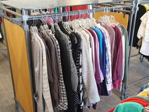 (39) Ladies Size L Tops & Sweaters