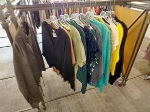 (15) Ladies Size XL Tops