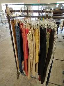 (13) Ladies Size 0-5 Pants, Capris, & Shorts