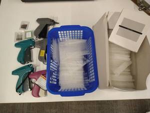(5) Pricing Guns with Extra Needles & Fasteners