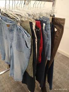 (17) Pairs Ladies Size 16-18 Shorts, Capris, & Pants