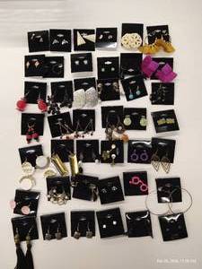 (42) Pairs Earrings