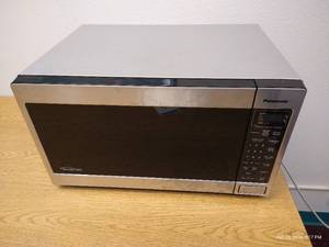 Panasonic 1300W Inverter Microwave