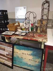 Large Decor Lot & Table