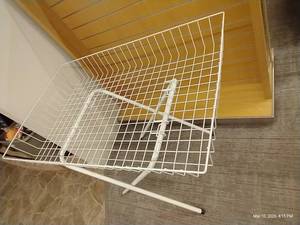Folding Wire Bin Display