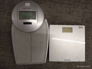 (2) Health-O-Meter Scales