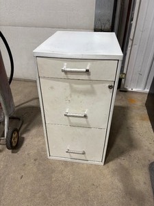 lot 3 image: File Cabinet 2 drawer White