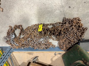lot 8 image: Skid Steer Tire Chains (smaller)