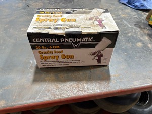 lot 65 image: Heavy Duty Air Paint Gun