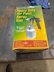 lot 66 image: Gravity Feed Paint Spray Gun