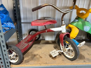 lot 49 image: Trike and Peddle 3 wheeler
