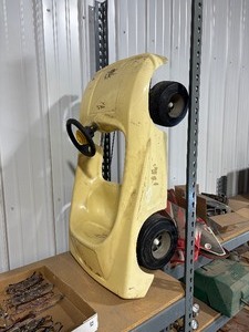 lot 13 image: White Plastic Pedal Car