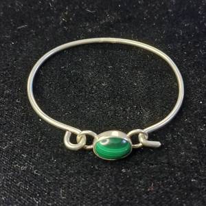 lot 19 image: Malachite Sterling Silver  10mm x 12 mm Stone  Heavy gauge wire bracelet
