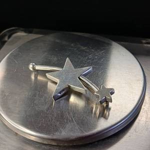 lot 40 image: Sterling Silver Shooting Star Pin 