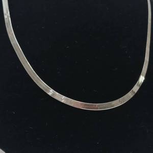 lot 55 image: Sterling Silver Chain  18� long  no kinks  4 mm herringbone