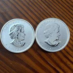 lot 50 image: Lot of 2   $5 Dollar Canadian 1 oz Silver .9999   Fox and Cougar  Royal Mint of Ottawa