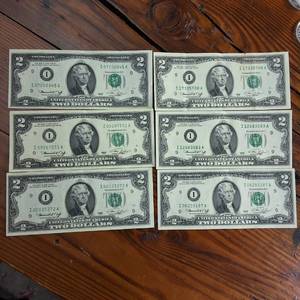 lot 108 image: Large Lot (6 Notes)  Series 1976 $2 Federal Reserve Notes � crisp, clean and no crease