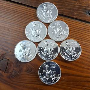 lot 152 image: Lot of 7 Bullion Coins (BU) .999 Fine Silver  USA   World Trade Unit, Plucked Tax Payer