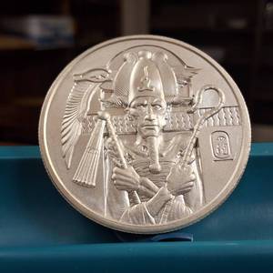 lot 164 image: Incredible 2 Troy oz .999 Fine Silver Bullion Specialty Coin  Egyptian Motiff