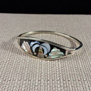 lot 118 image: Vintage - Abalone & Mother of Pearl Palm Tree Inlay Bracelet - Alpaca Mexico (Nickel-silver)