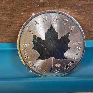 lot 249 image: 2018 Canadian $5 Silver Maple Leaf  1 Troy oz .9999 pure silver bullion
